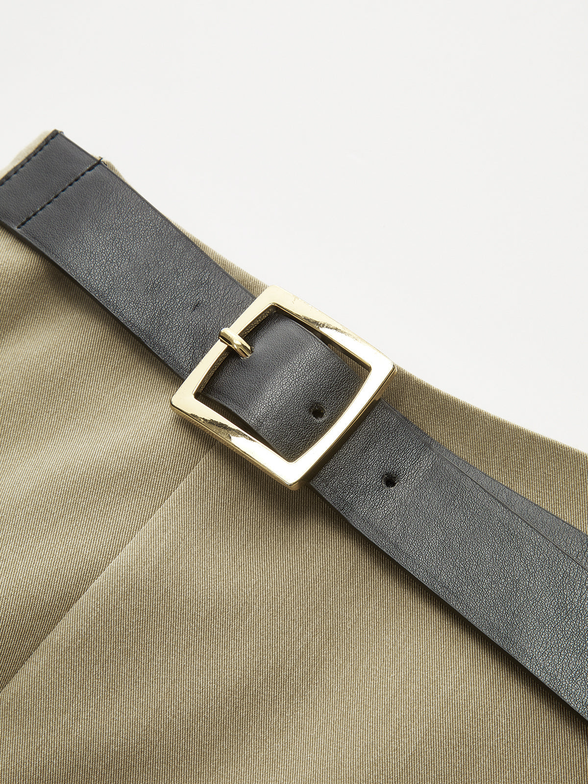 Asymmetrischer Wickelrock mit Gürtel