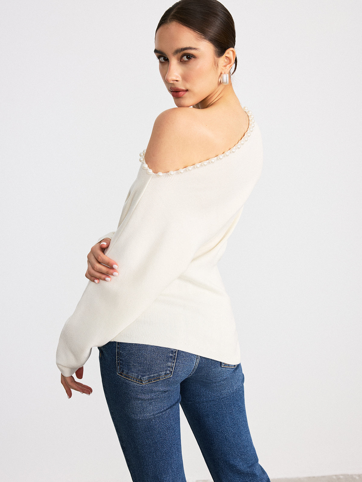 Pull en laine mélangée à perles, épaules dénudées