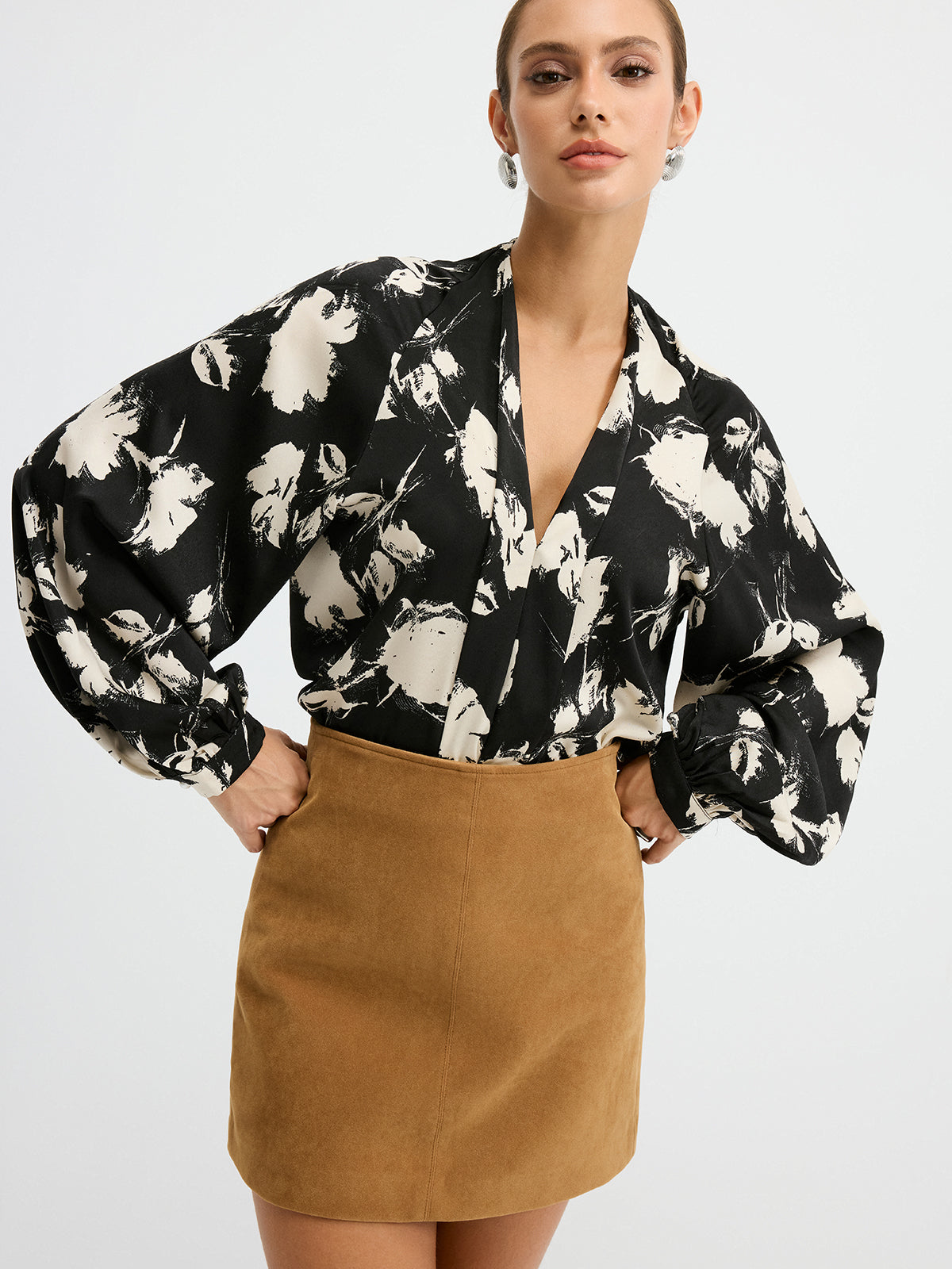 Hemdbluse mit Blumenmuster und Ballonärmeln
