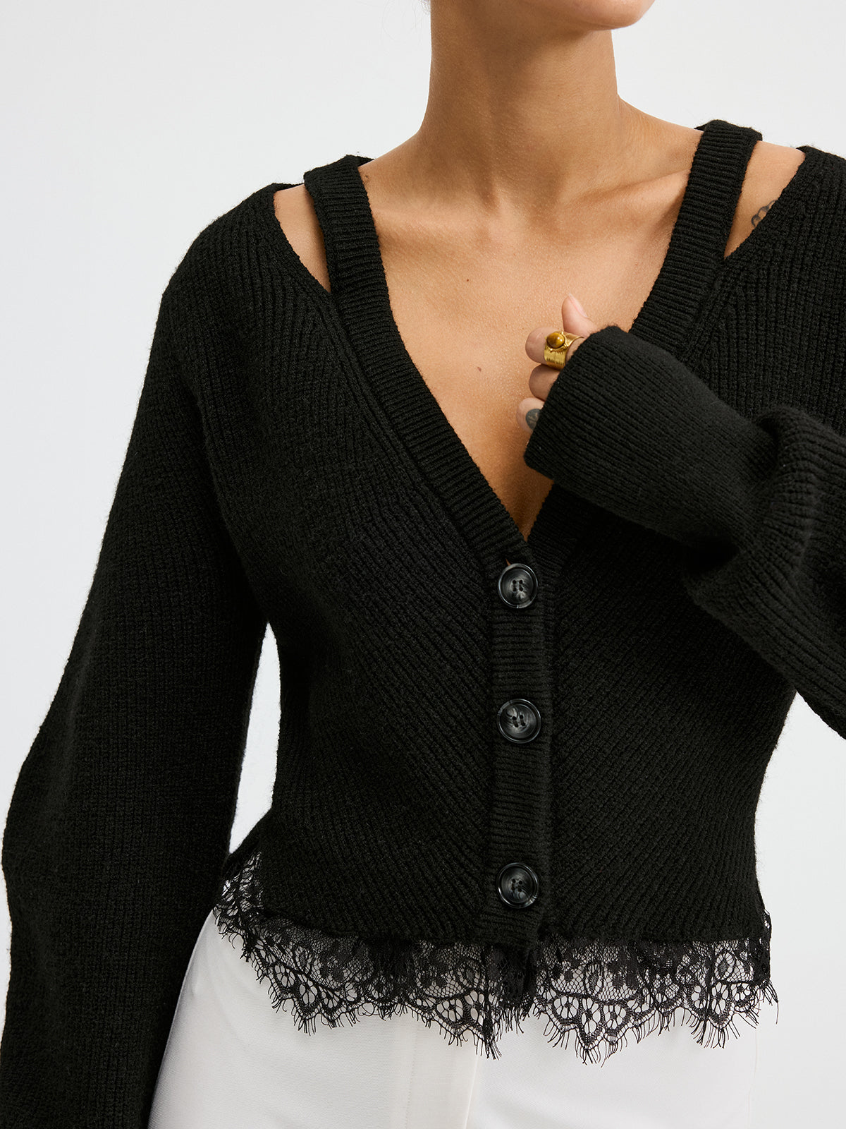 Gilet en laine mélangée avec ourlet en dentelle