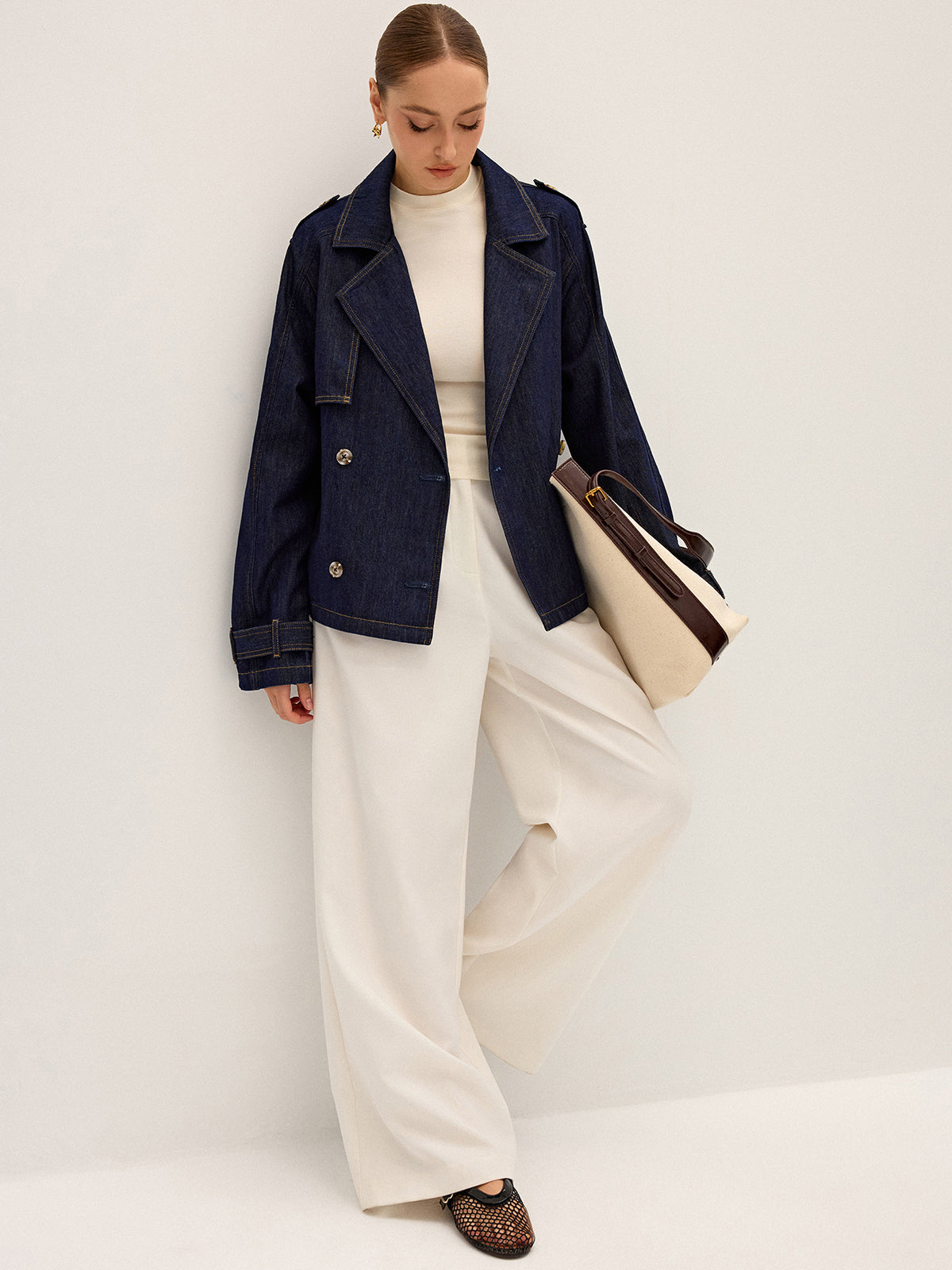 Kurzer Trenchcoat aus Denim