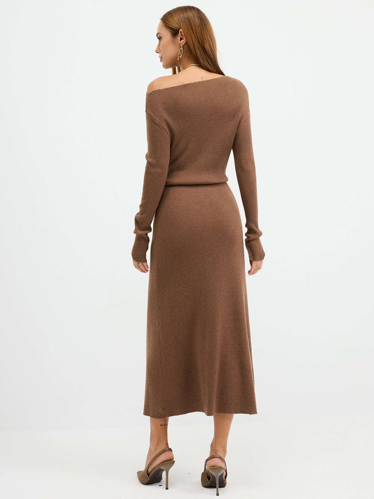 Maxikleid aus gerippter Wollmischung mit Carmenausschnitt