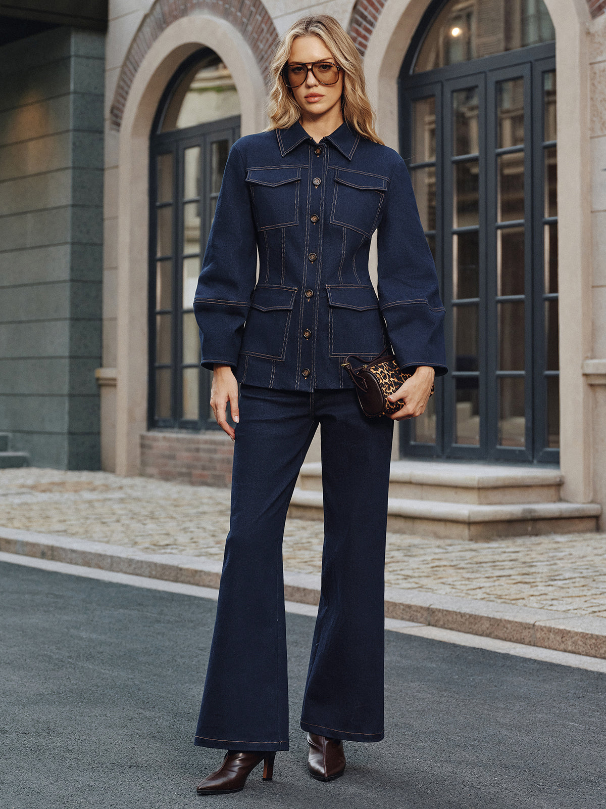 Jeansjacke mit Kontrastnähten