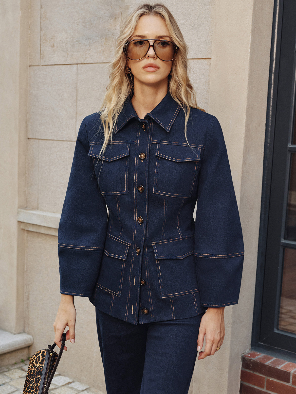 Jeansjacke mit Kontrastnähten