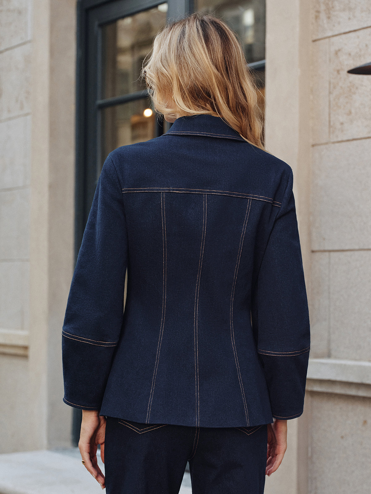 Jeansjacke mit Kontrastnähten