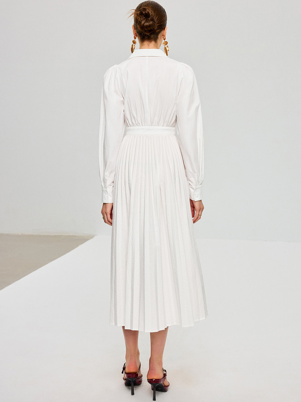 Robe midi plissée à lacets