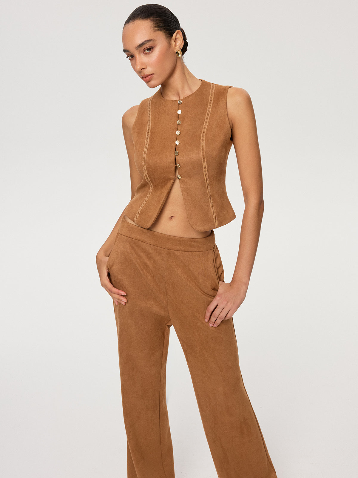 Ensemble haut sans manches et pantalon évasé effet daim