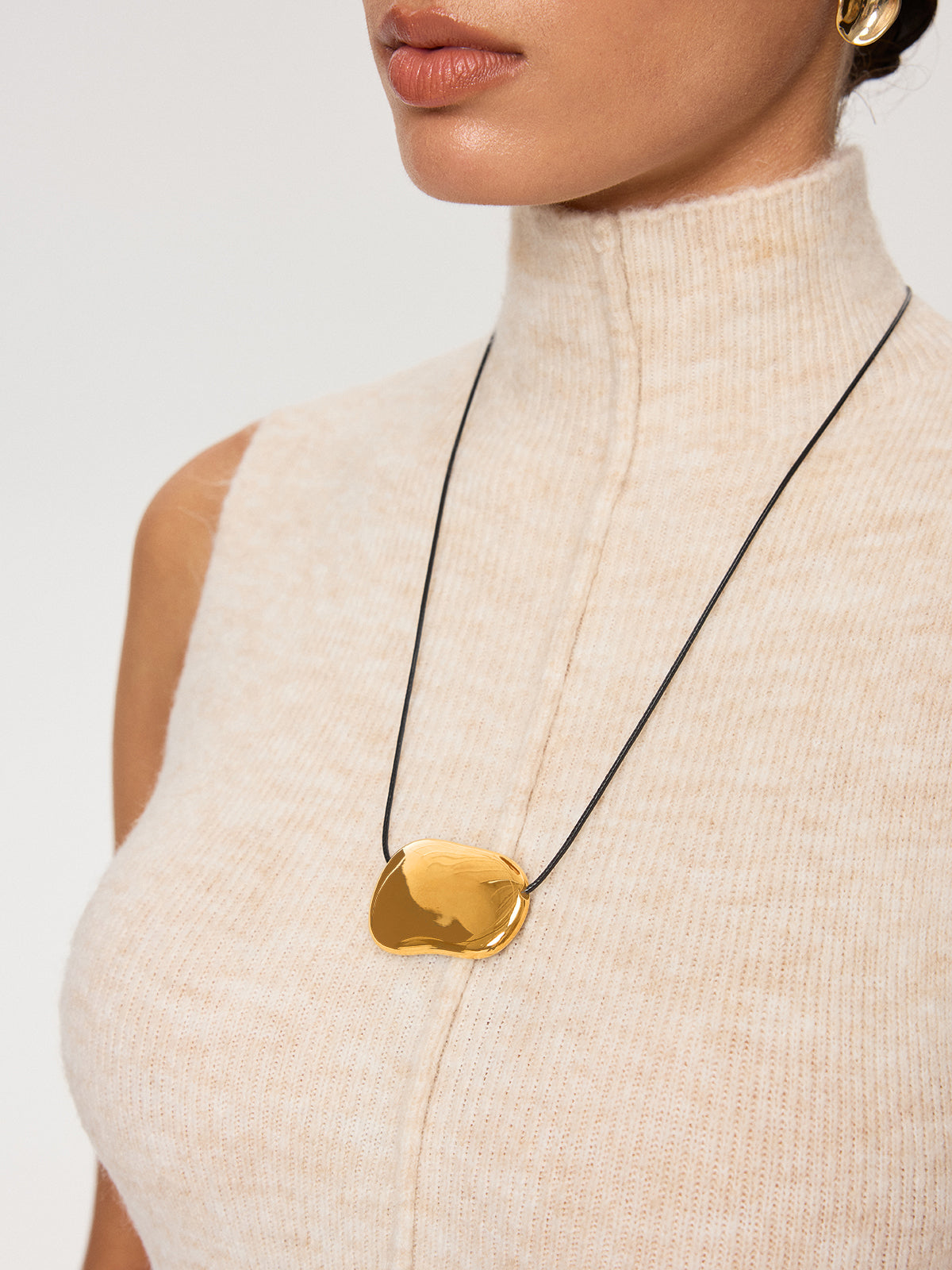 Golden Irregular Smooth Necklace