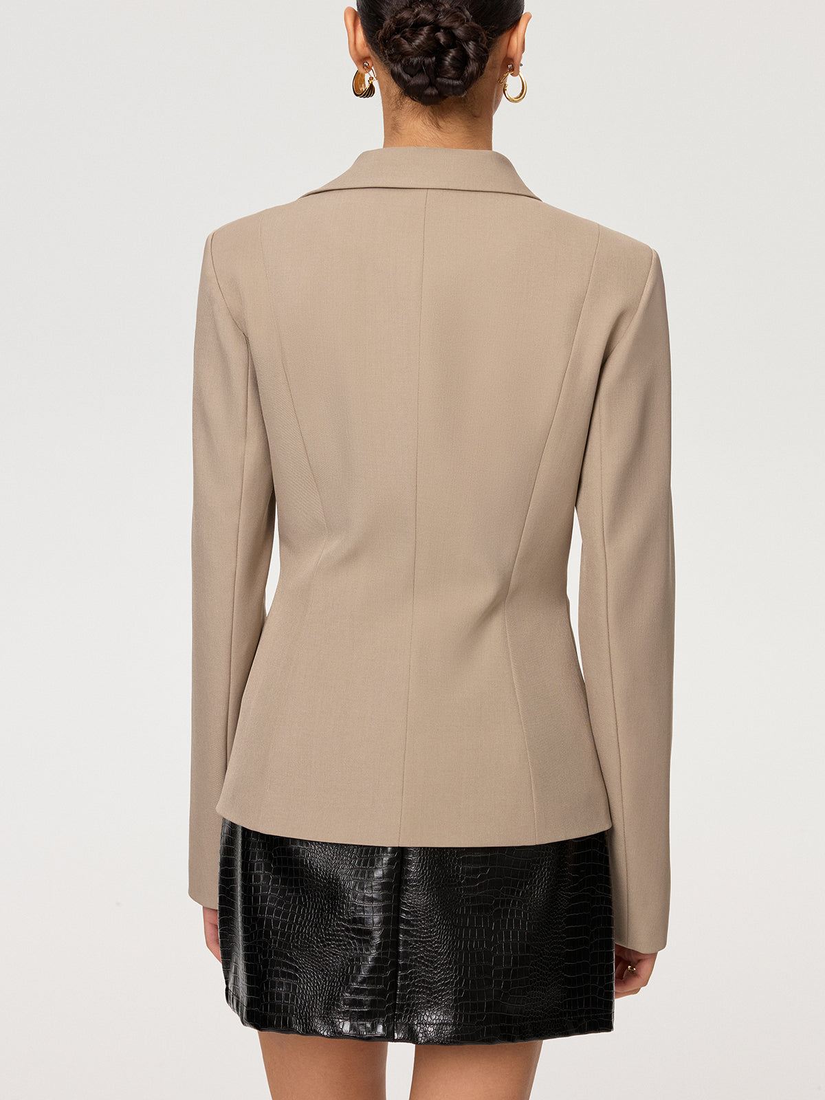 Asymmetrischer Blazer mit Knopfleiste
