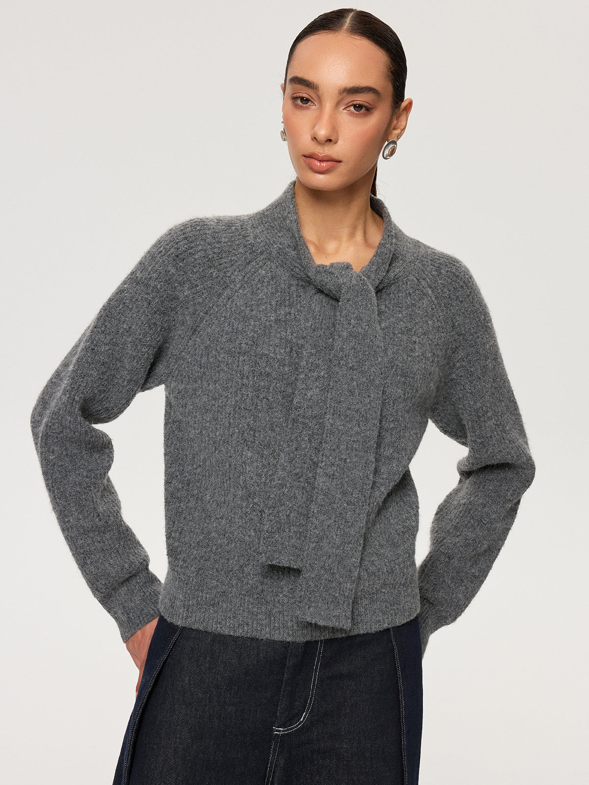 Pull en laine mélangée à col lavallière
