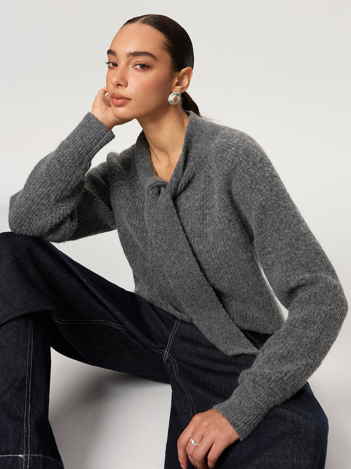 Pull en laine mélangée à col lavallière