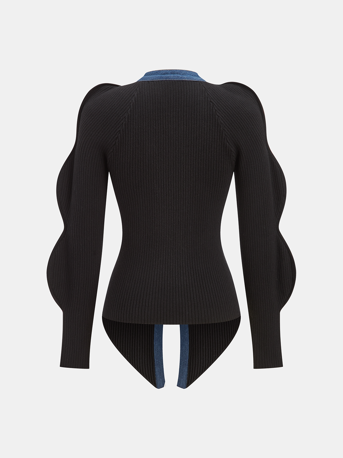 Strickjacke mit Muschelkantenärmeln und gerippten Einsätzen aus Denim