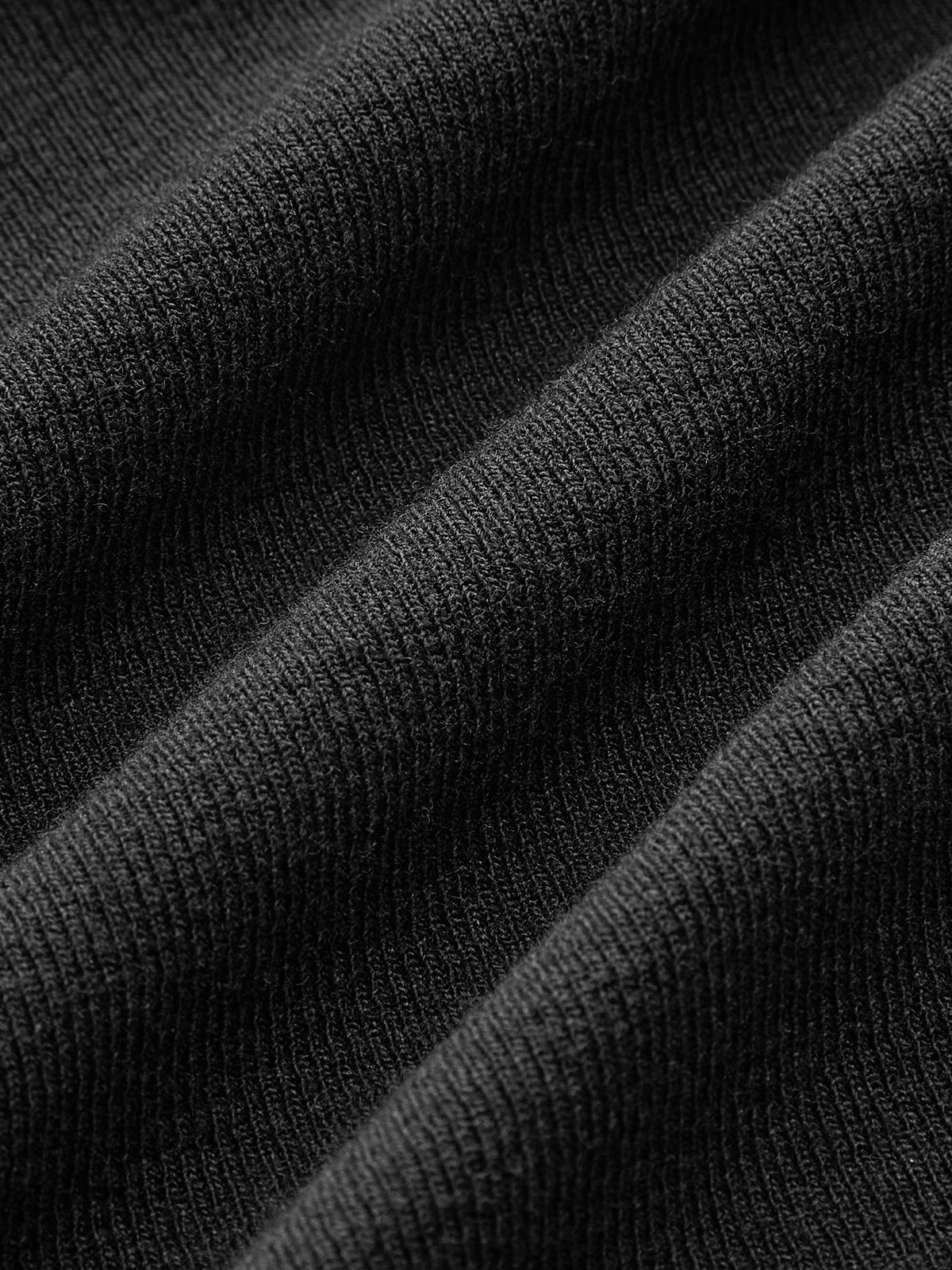 Strickkleid mit langen Ärmeln und PU-Lederpaneel