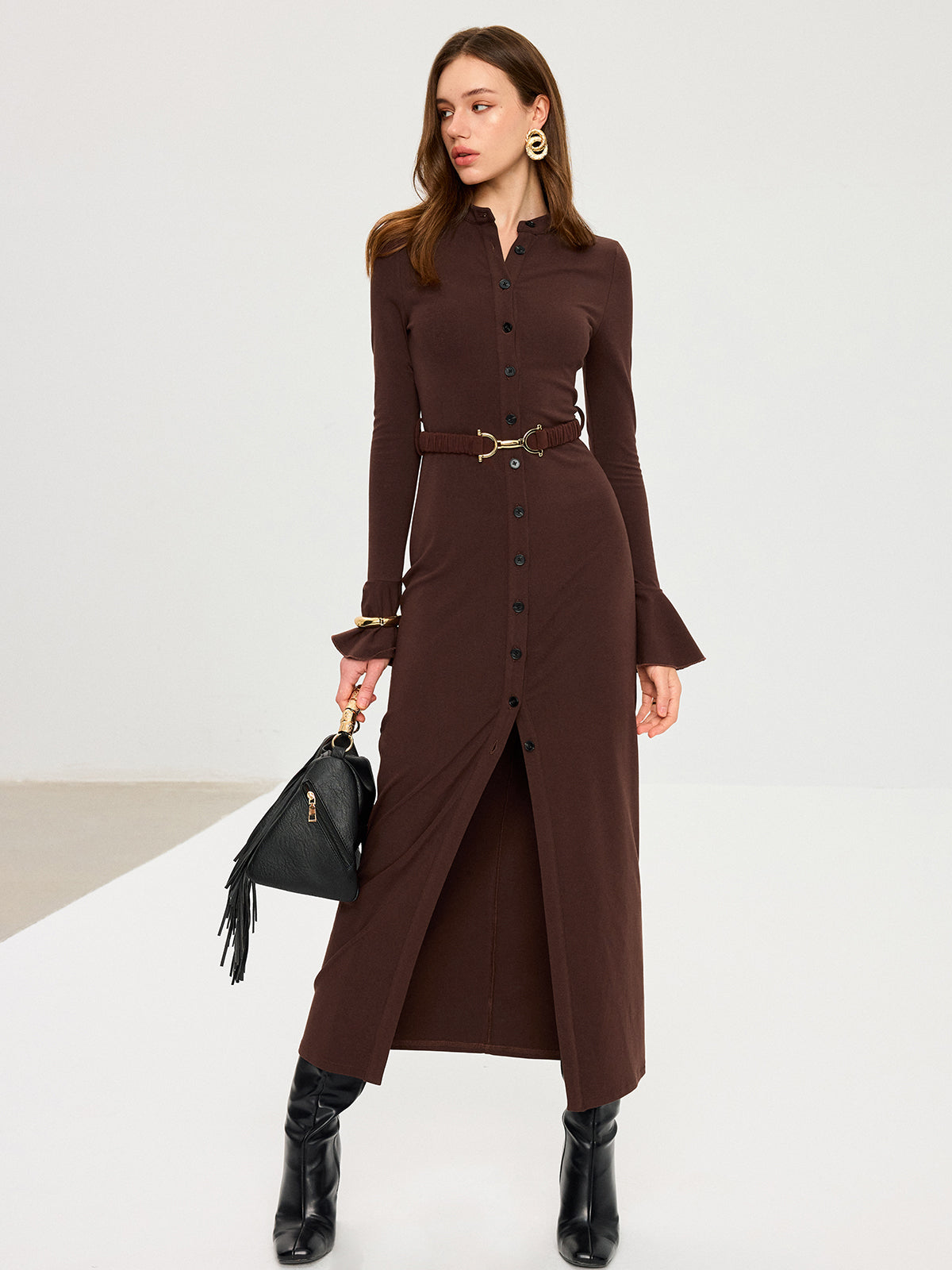 Robe longue boutonnée à manches évasées