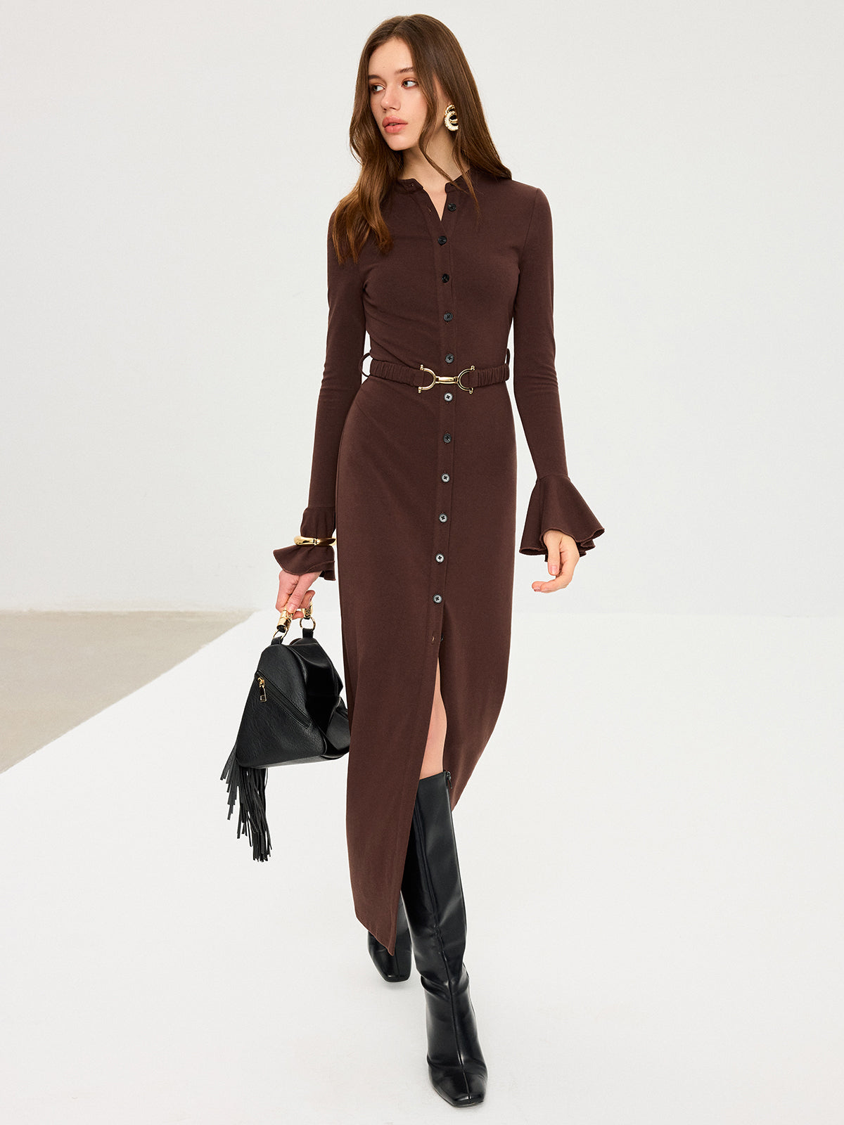 Robe longue boutonnée à manches évasées