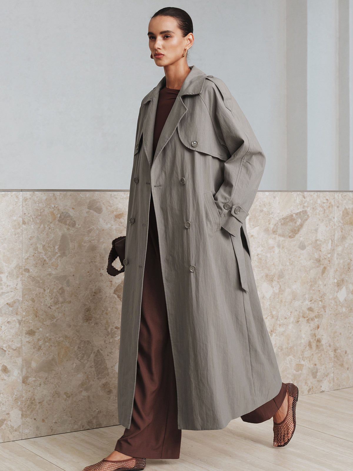 Oversize Baumwoll-Trenchcoat mit Gürtel