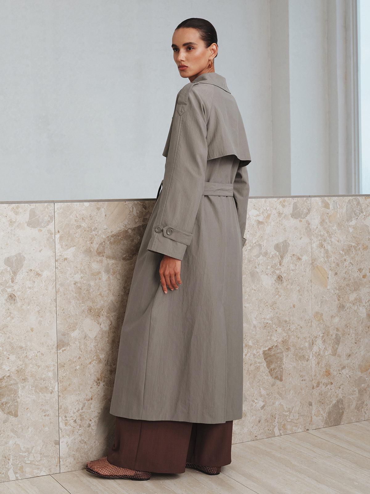 Oversize Baumwoll-Trenchcoat mit Gürtel