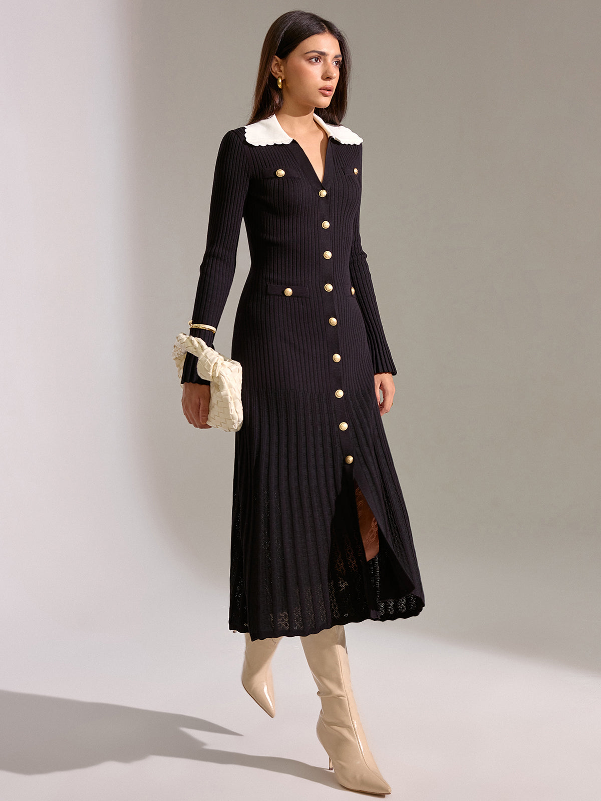 V-Ausschnitt Strickkleid mit Kragen und Knöpfen
