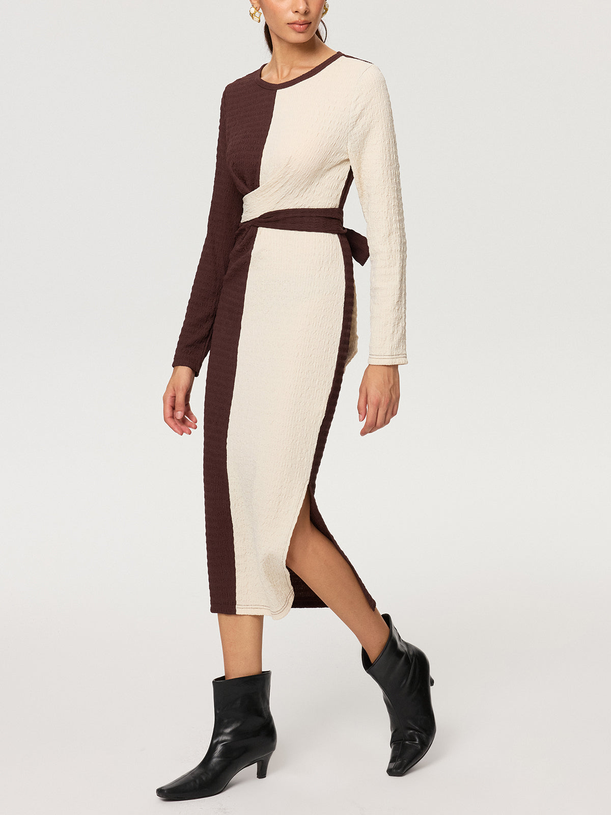 Robe longue color-block texturée à bretelles croisées