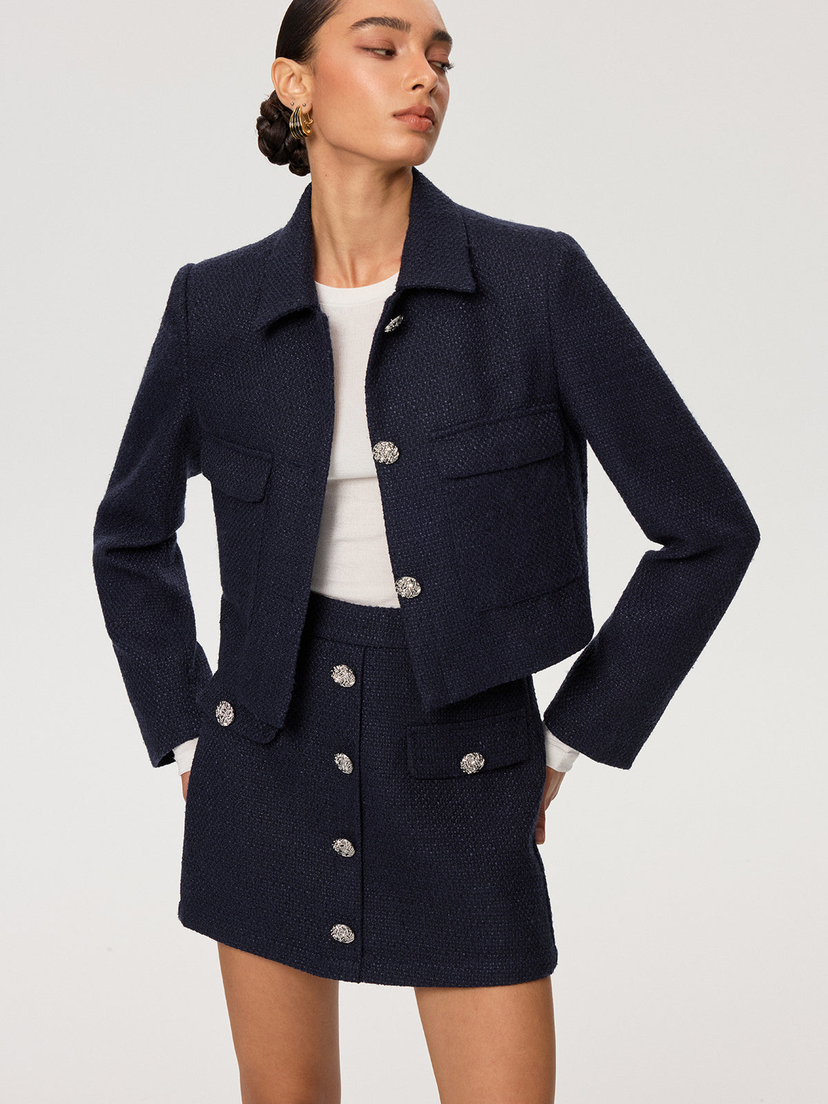 Tweed-Jacke mit Metallknöpfen und Kragen