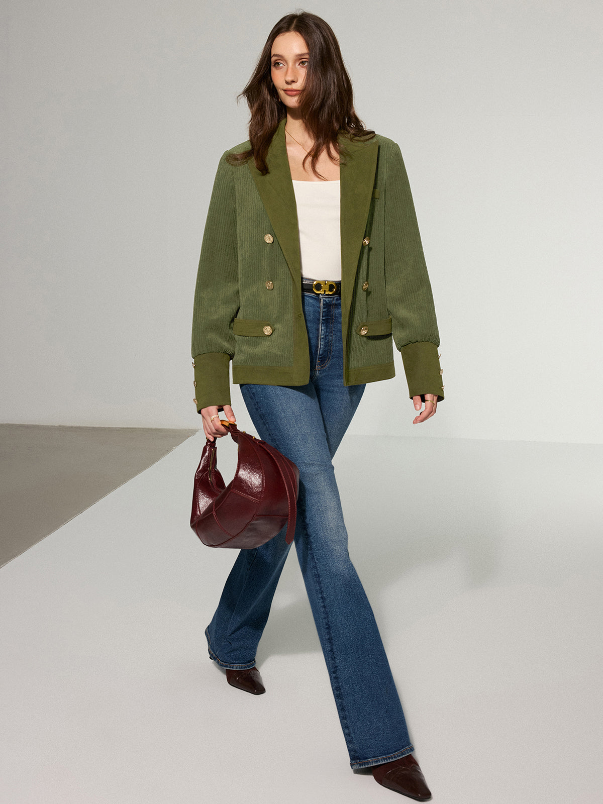 Blazer en velours côtelé avec revers et boutons métalliques