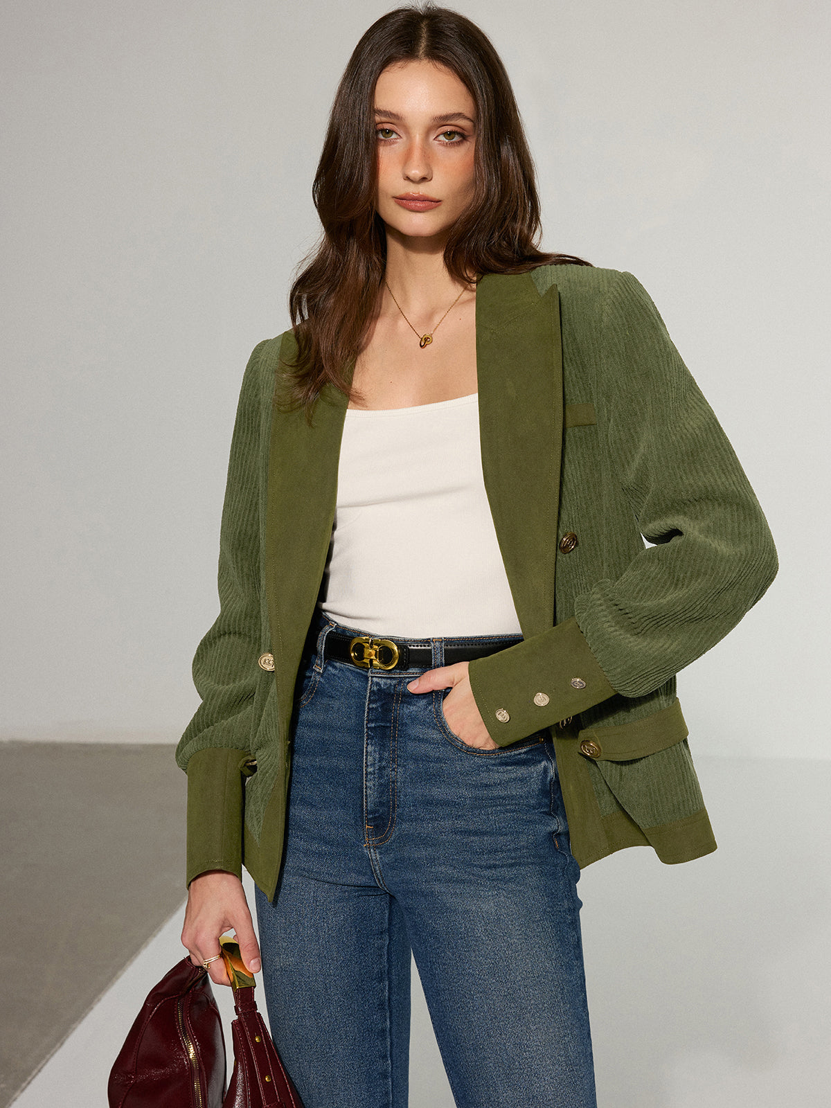 Blazer en velours côtelé avec revers et boutons métalliques