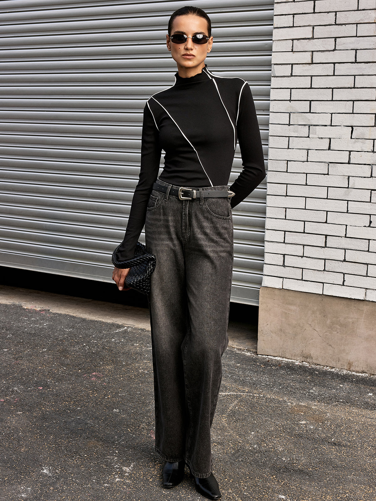 Contrast Asymmetric Piping Mock-Neck T-Shirt