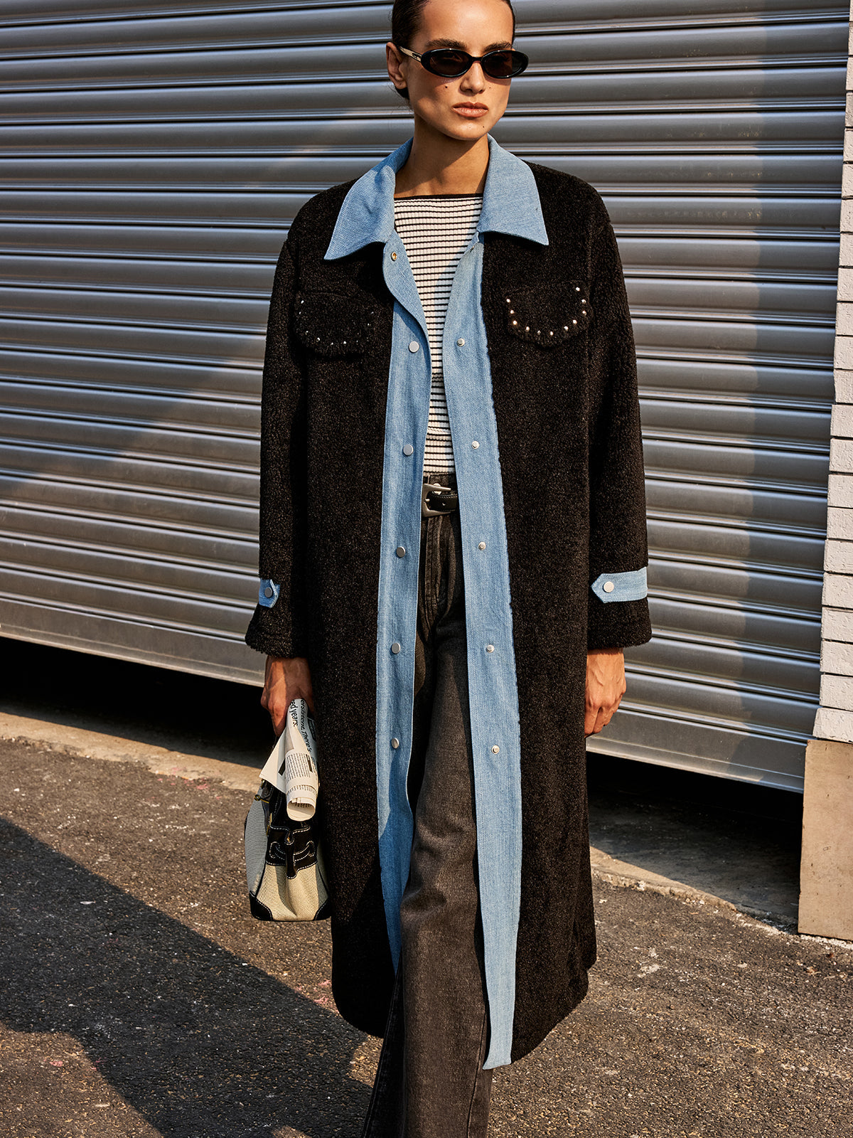 Manteau long en fausse fourrure à empiècements en jean
