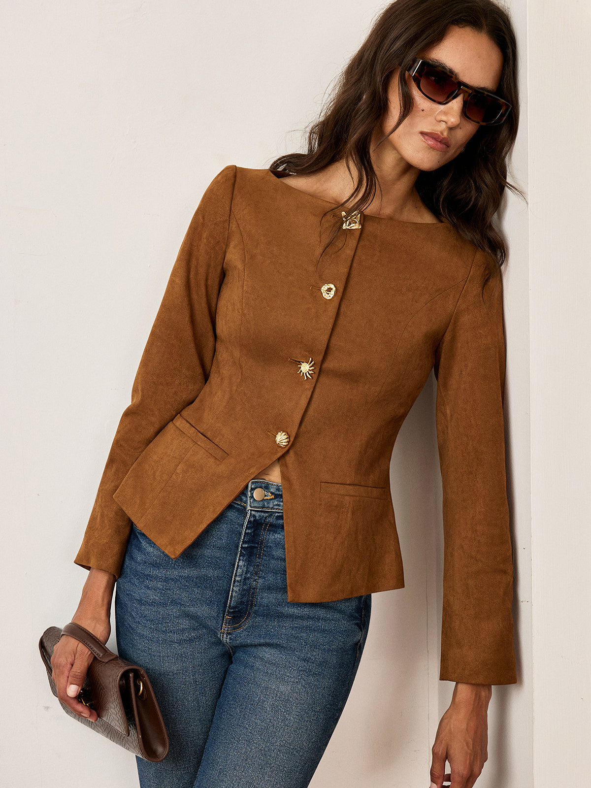 Taillierte Wildlederimitat-Jacke mit Metallknöpfen