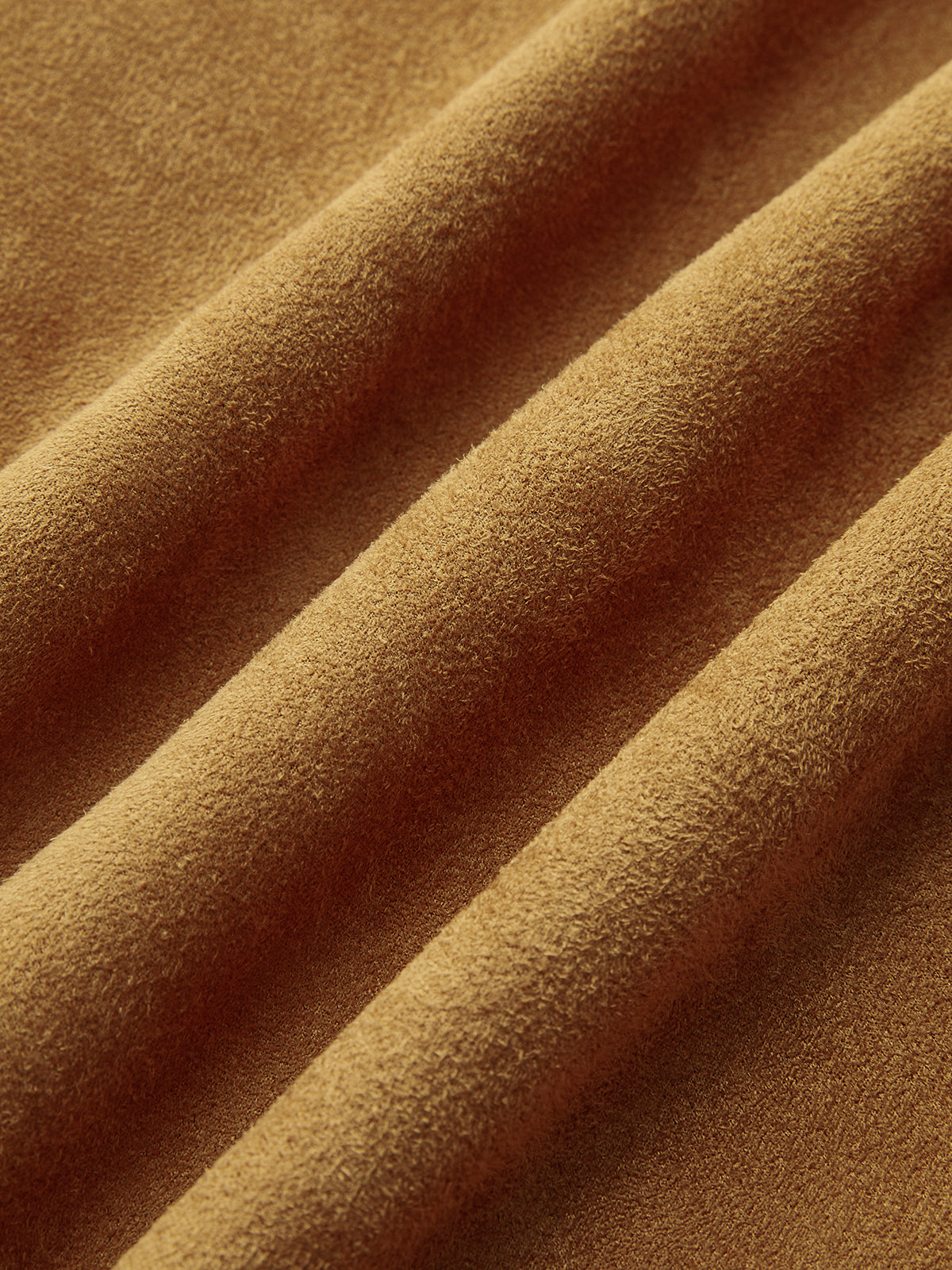 Mini-robe effet daim, encolure à goutte et boutons métalliques