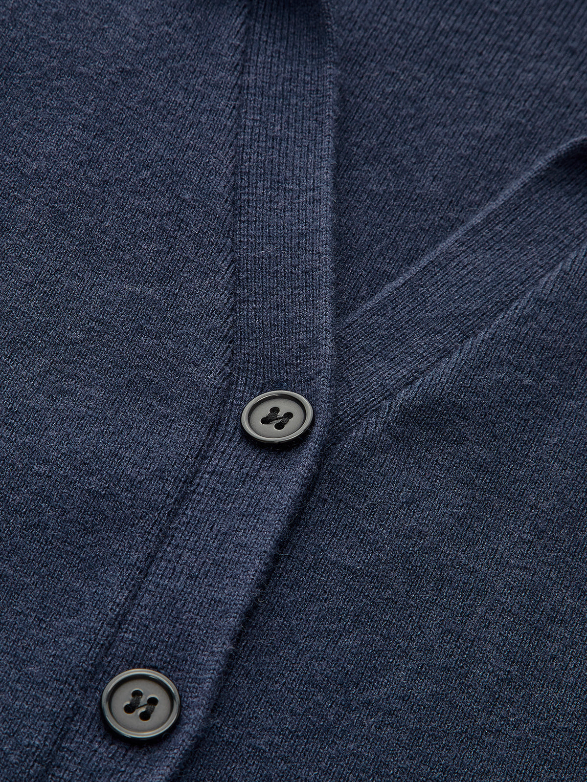 Gilet long en maille boutonnée à col