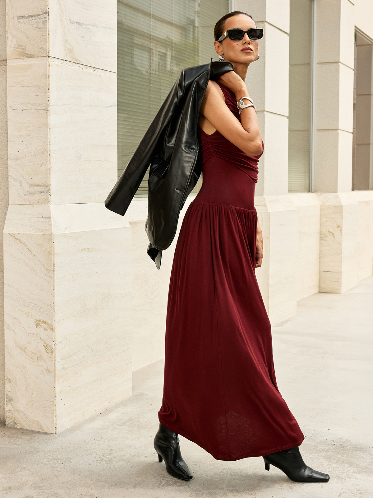 Ärmelloses Maxikleid mit Raffung