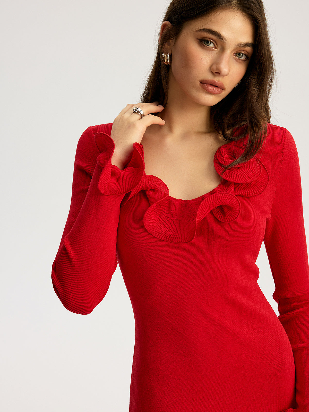 Mini-Kleid mit Rüschen und langen Ärmeln