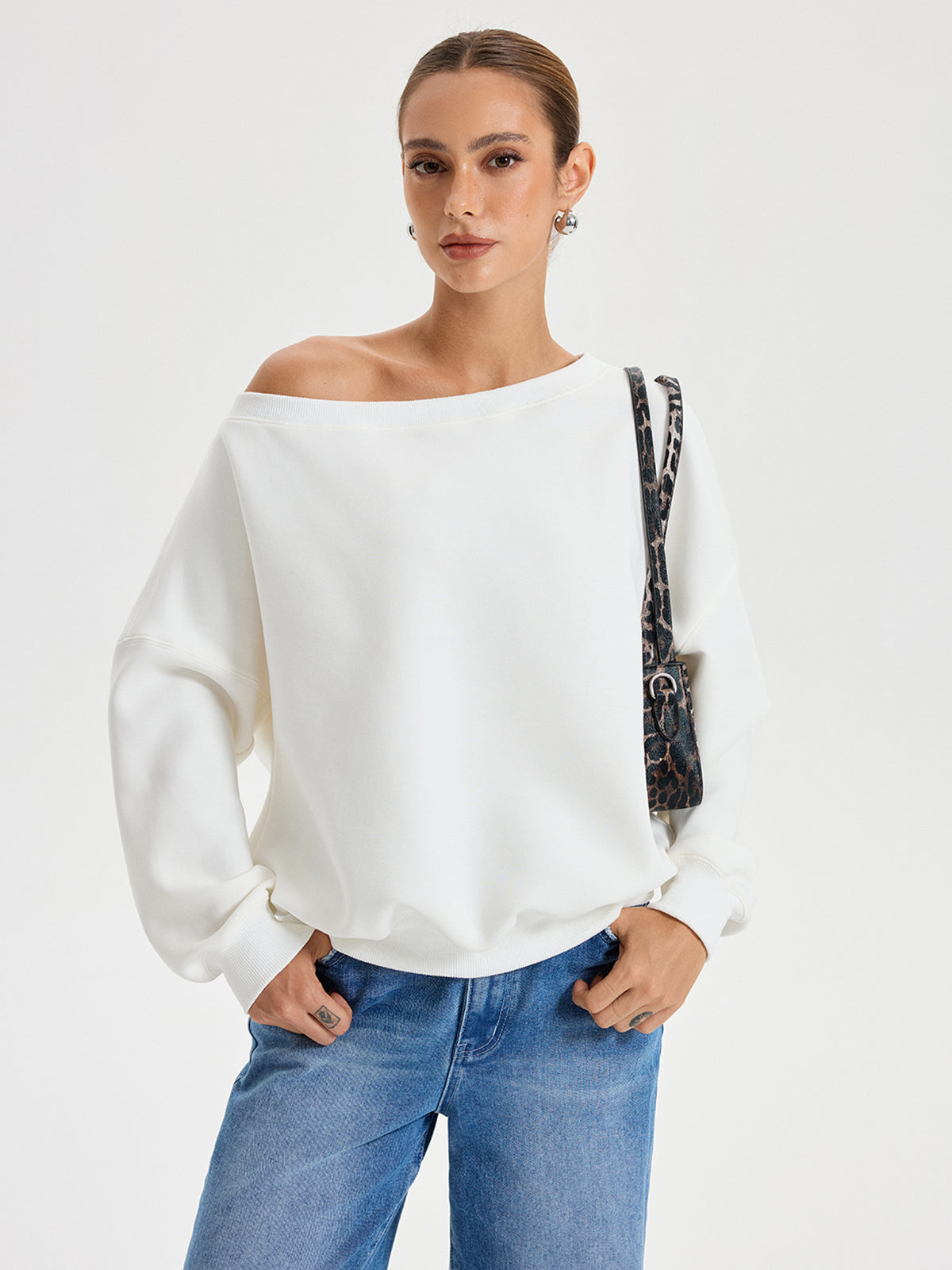 Sweat-shirt oversize décolleté aux épaules