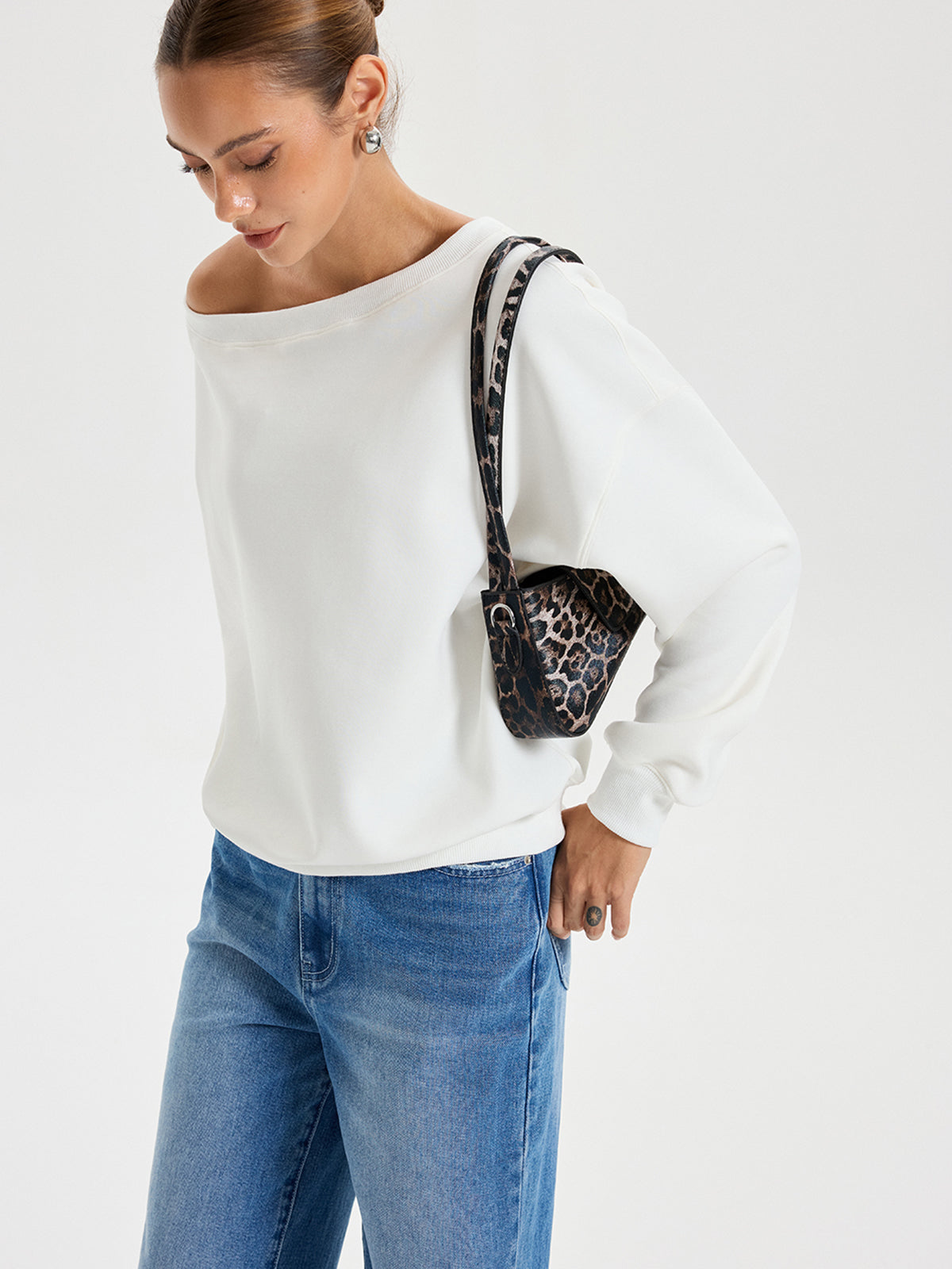 Sweat-shirt oversize décolleté aux épaules