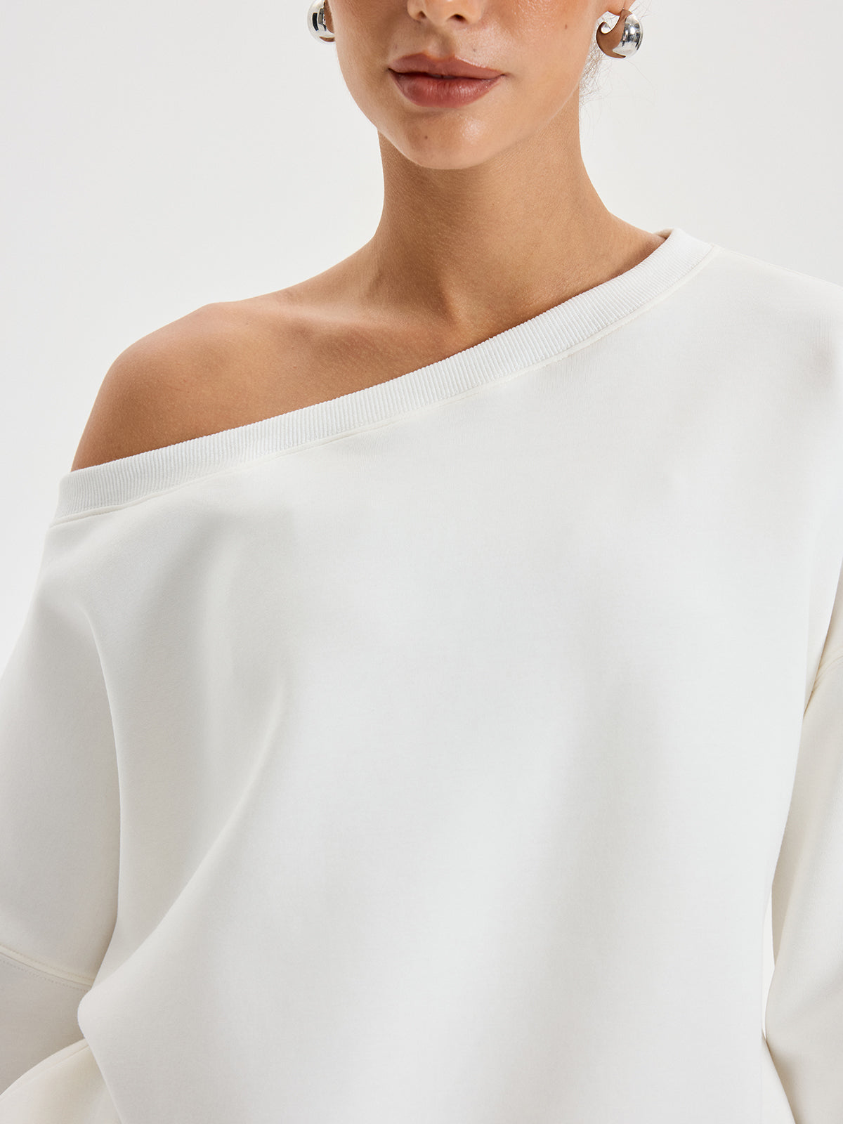 Sweat-shirt oversize décolleté aux épaules