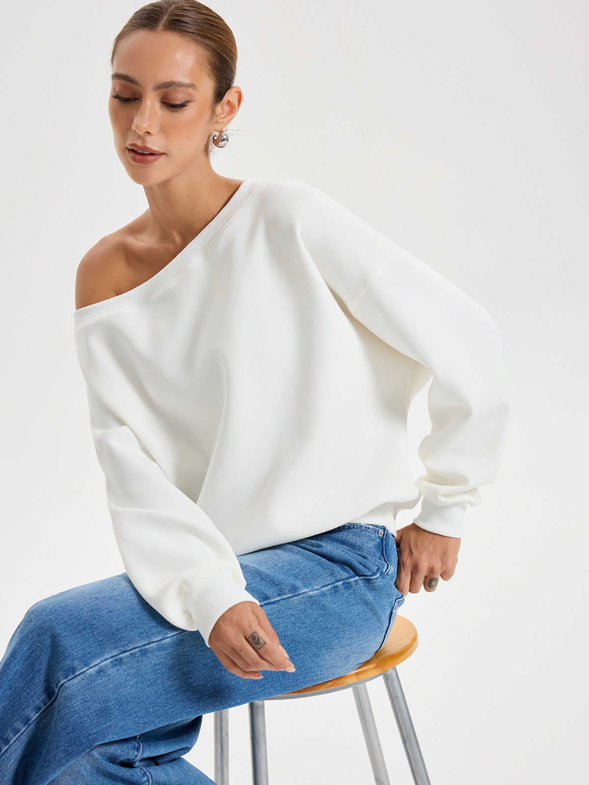 Sweat-shirt oversize décolleté aux épaules