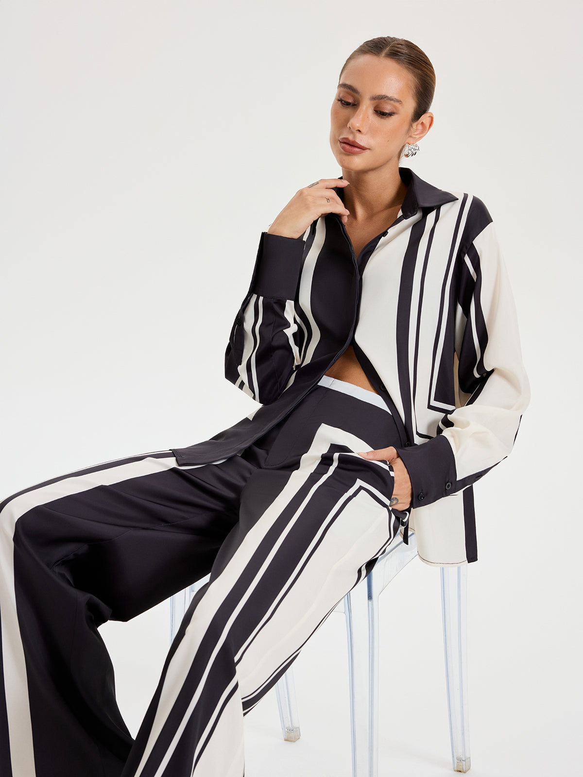 Pantalon ample taille mi-haute à rayures contrastantes