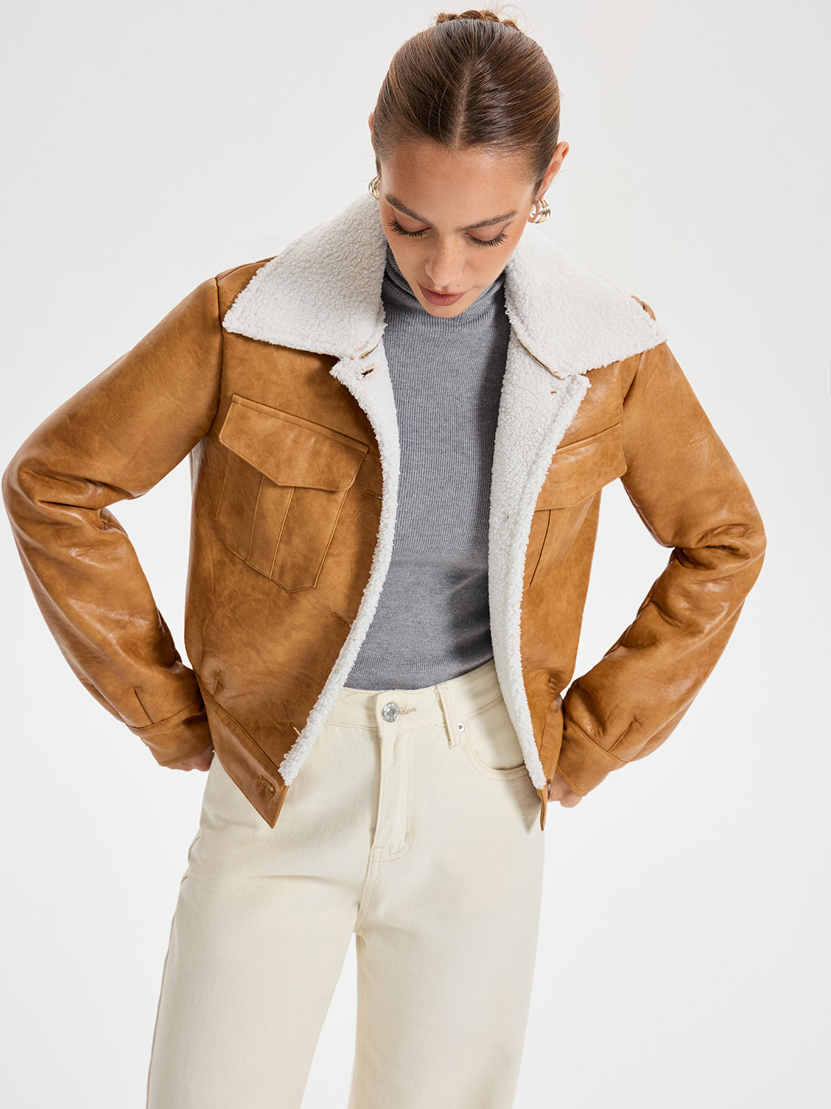 Einreihige Shearling-Jacke mit aufgesetzten Taschen