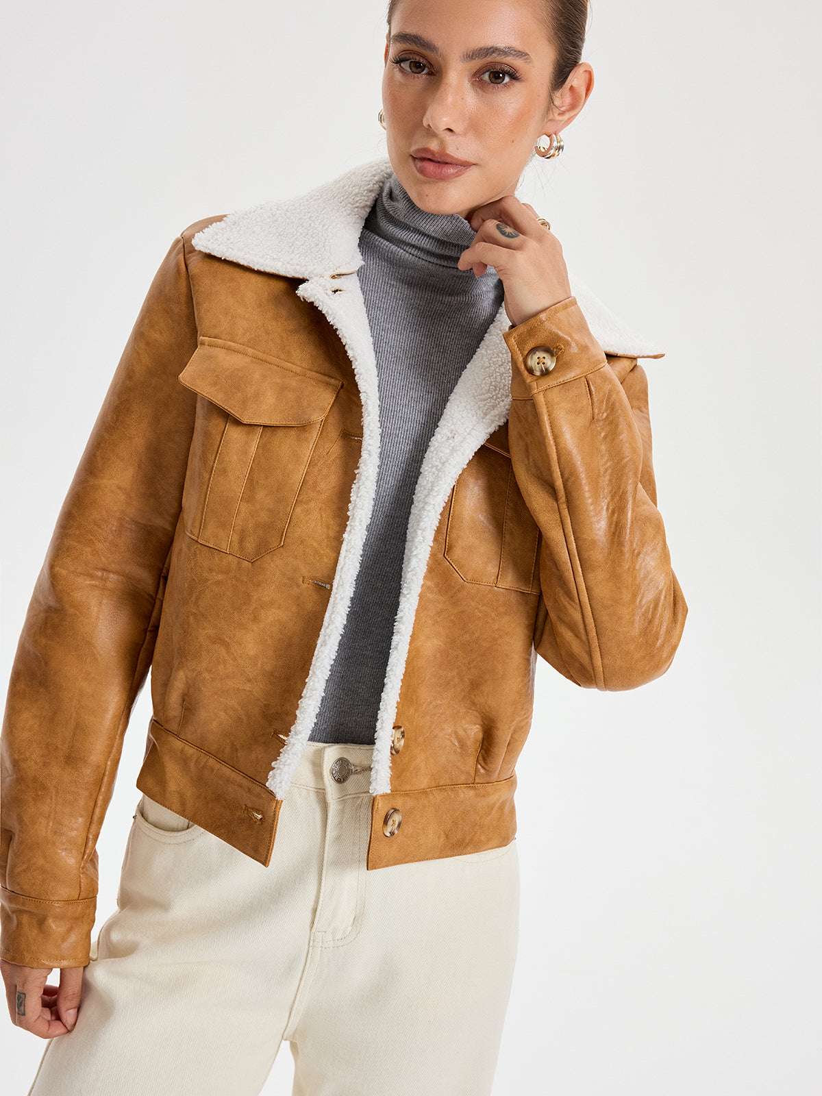 Einreihige Shearling-Jacke mit aufgesetzten Taschen