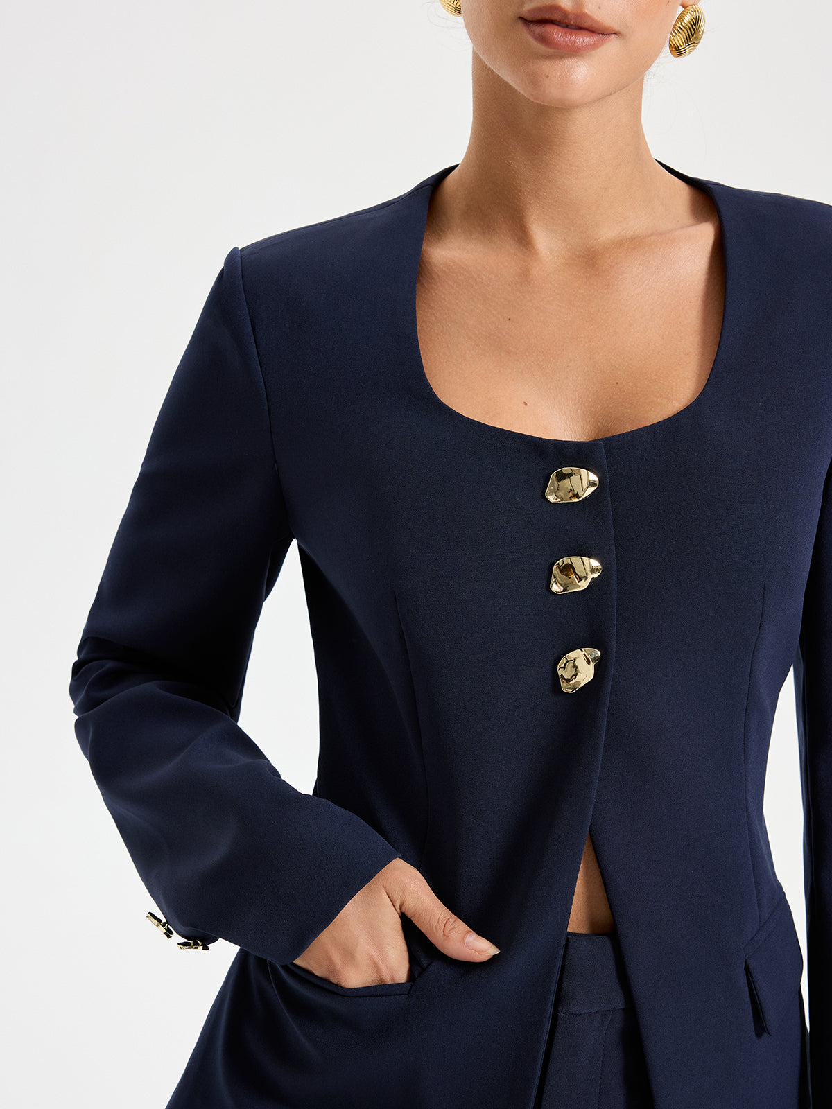 Blazer à col carré et boutons métalliques