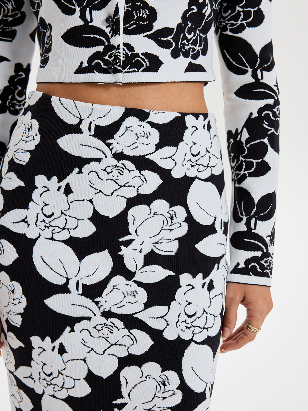 Floral Pattern Knit Midi Skirt