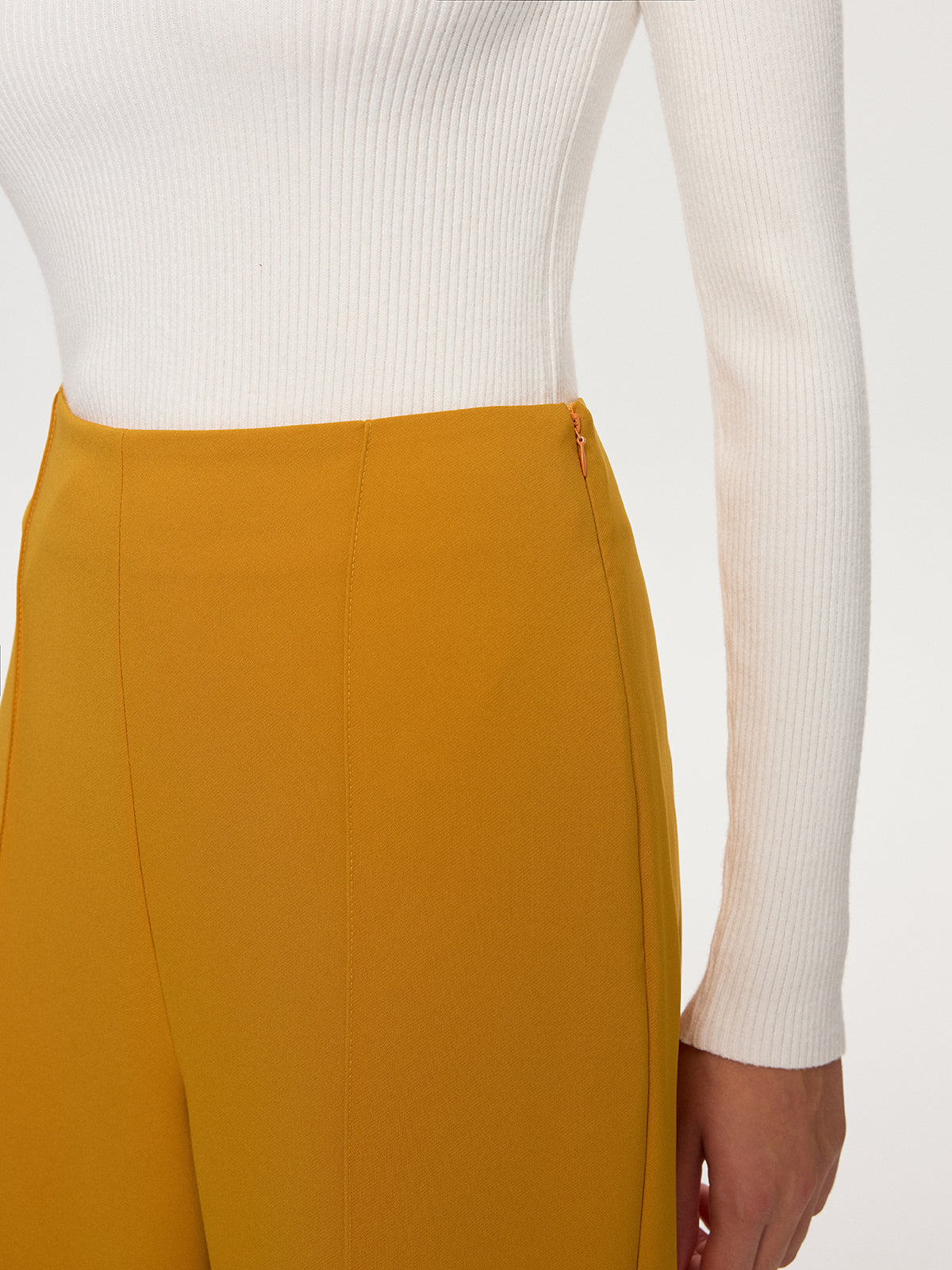 Pantalon évasé taille mi-haute