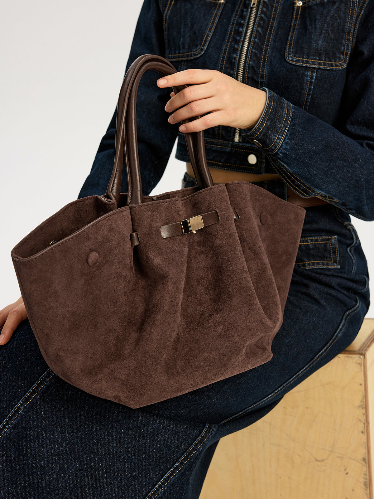 Sac fourre-tout en cuir suédé garni de cuir