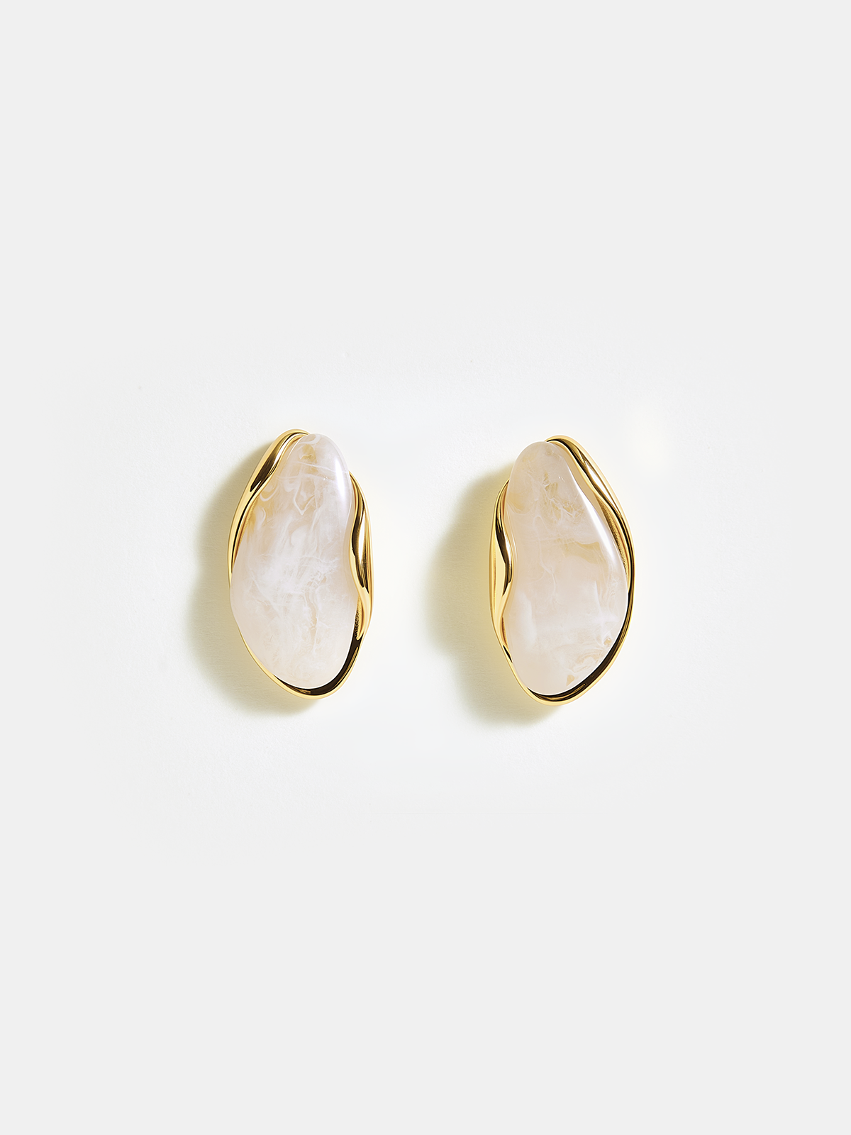 Boucles d'oreilles clous en résine de marbre