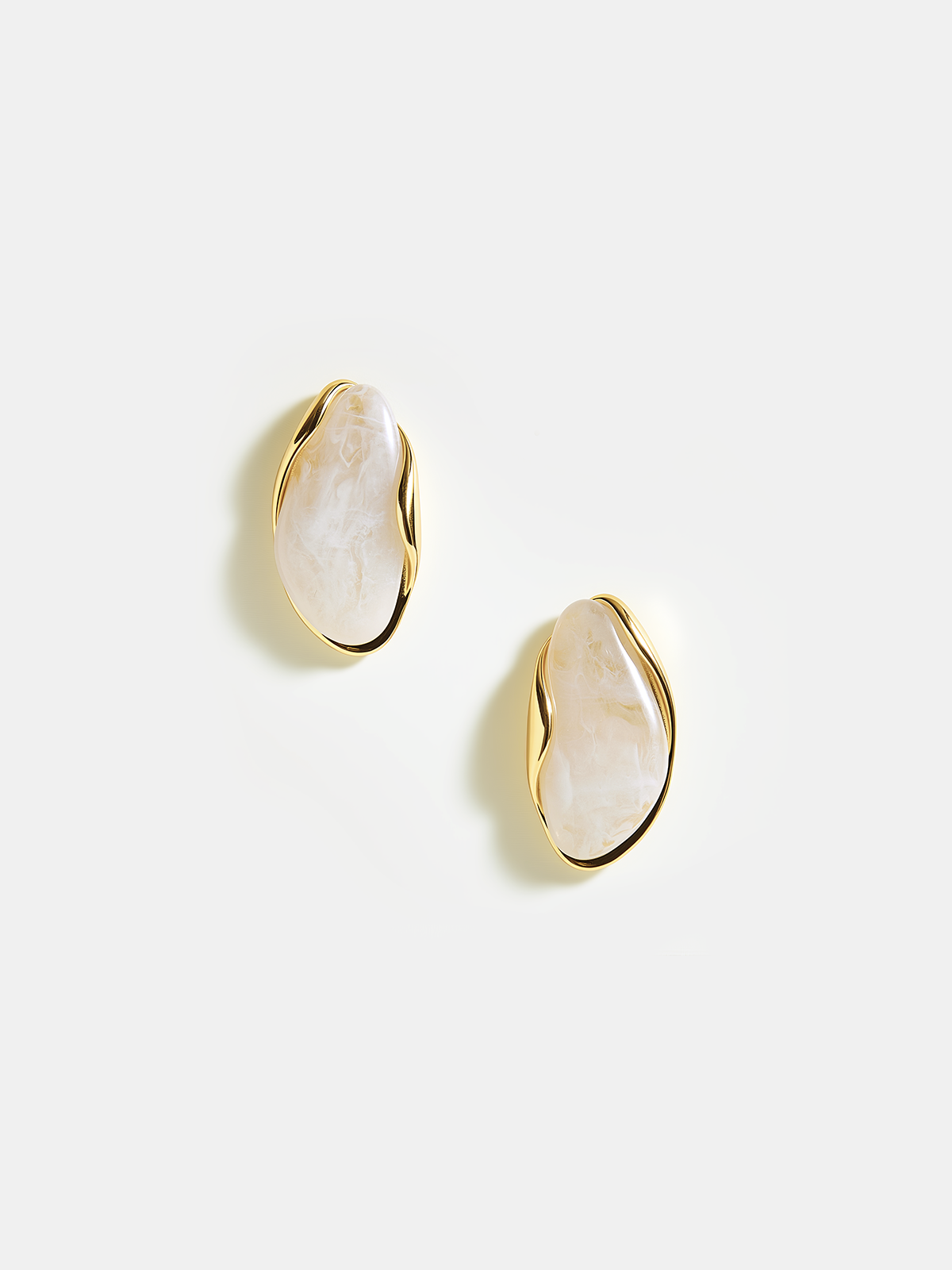 Boucles d'oreilles clous en résine de marbre