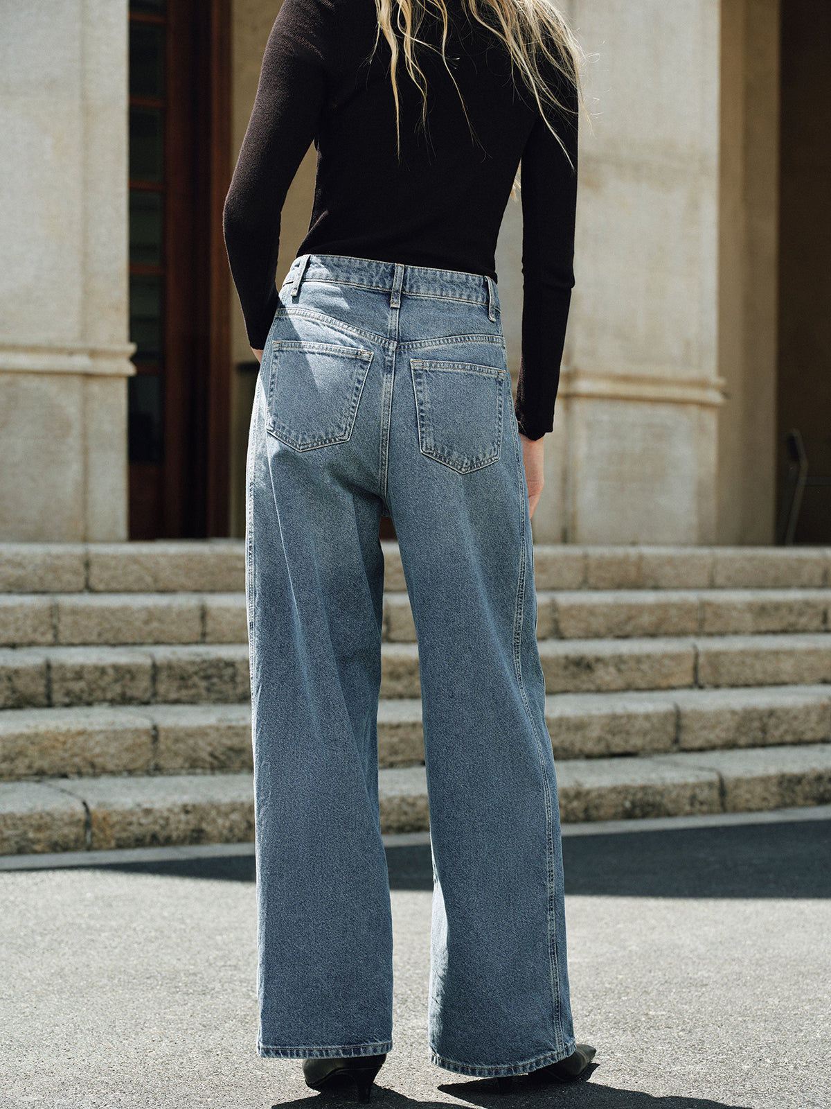 High-Waist Straight-Leg Denim-Jeans