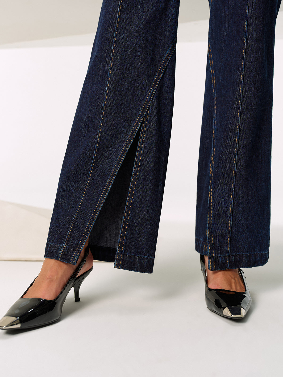 Jean en jean fendu taille mi-haute