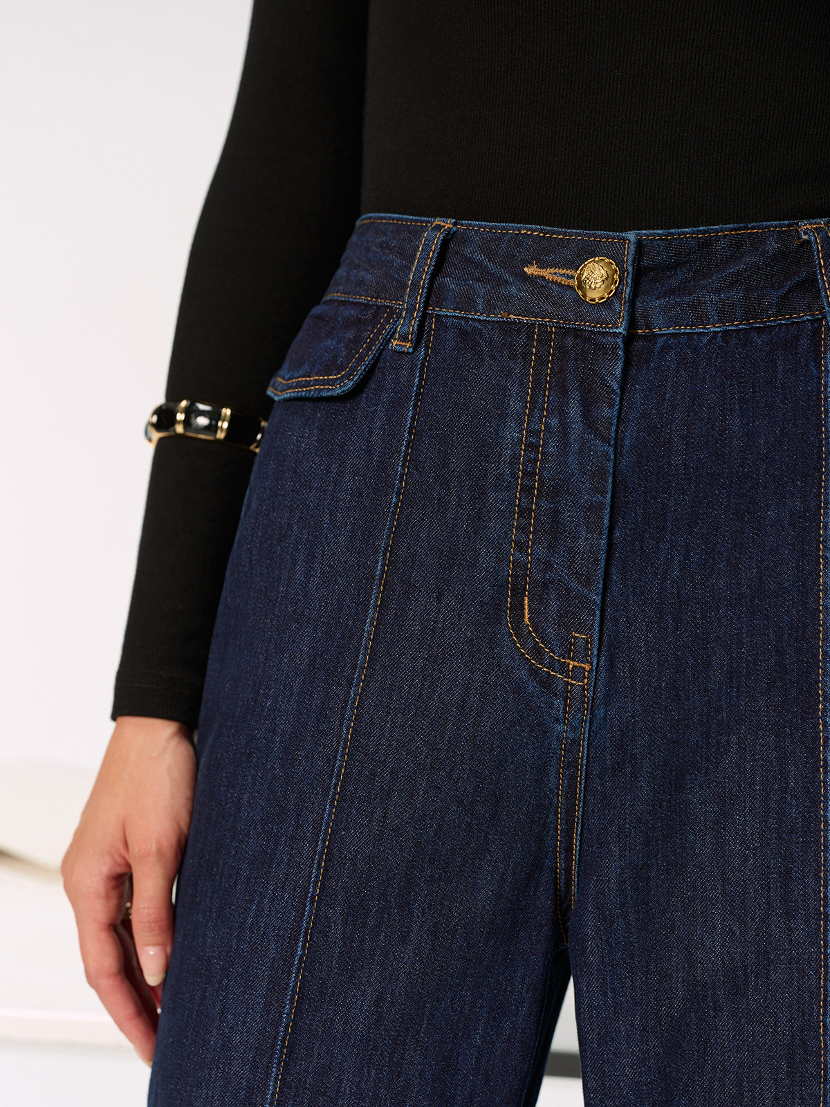 Jean en jean fendu taille mi-haute