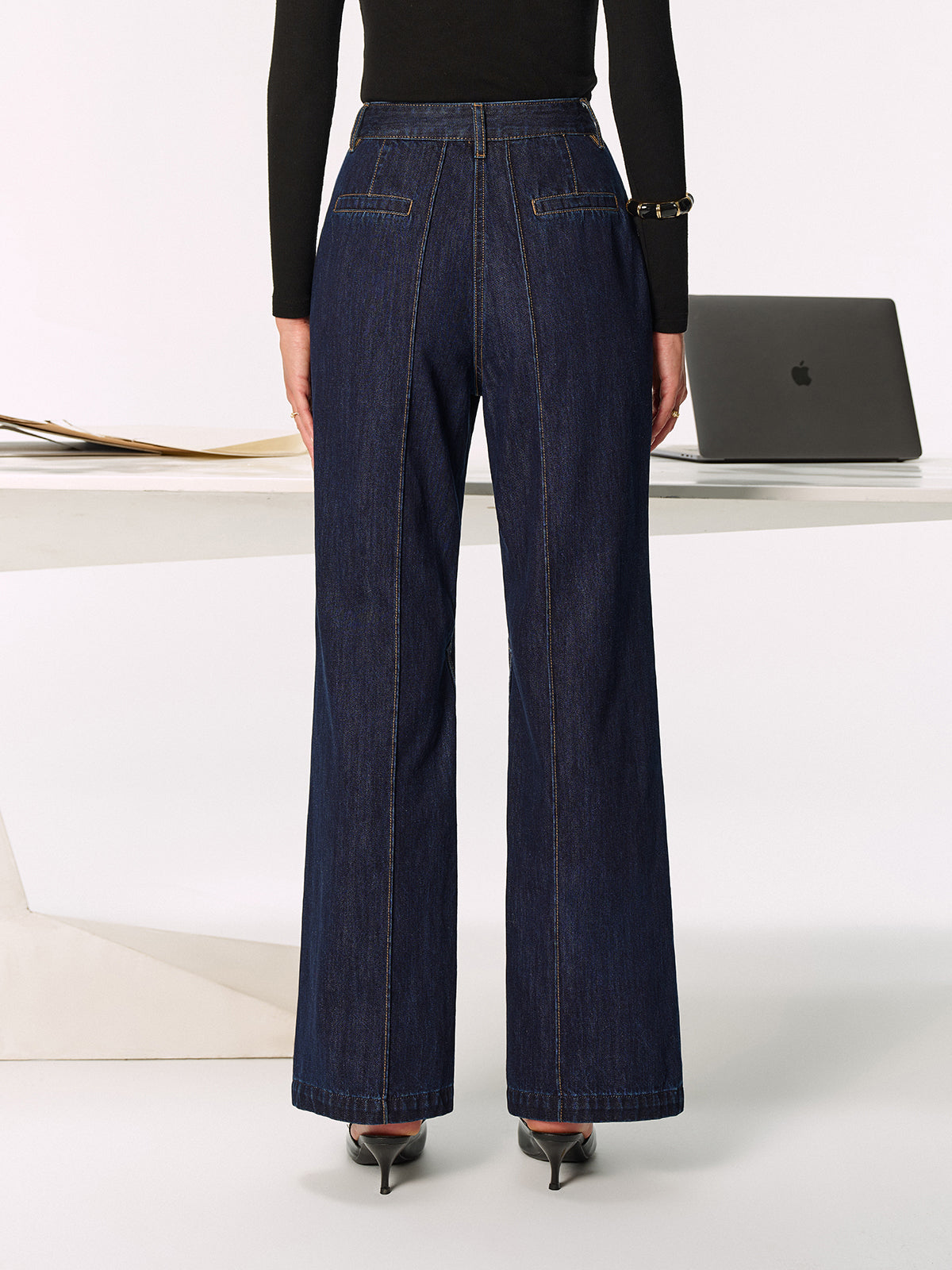 Jean en jean fendu taille mi-haute